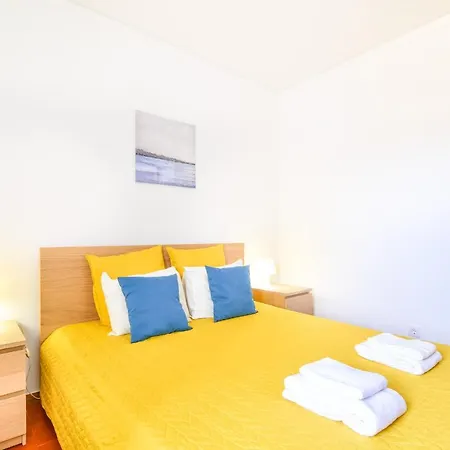Apartment Letra By Moje
